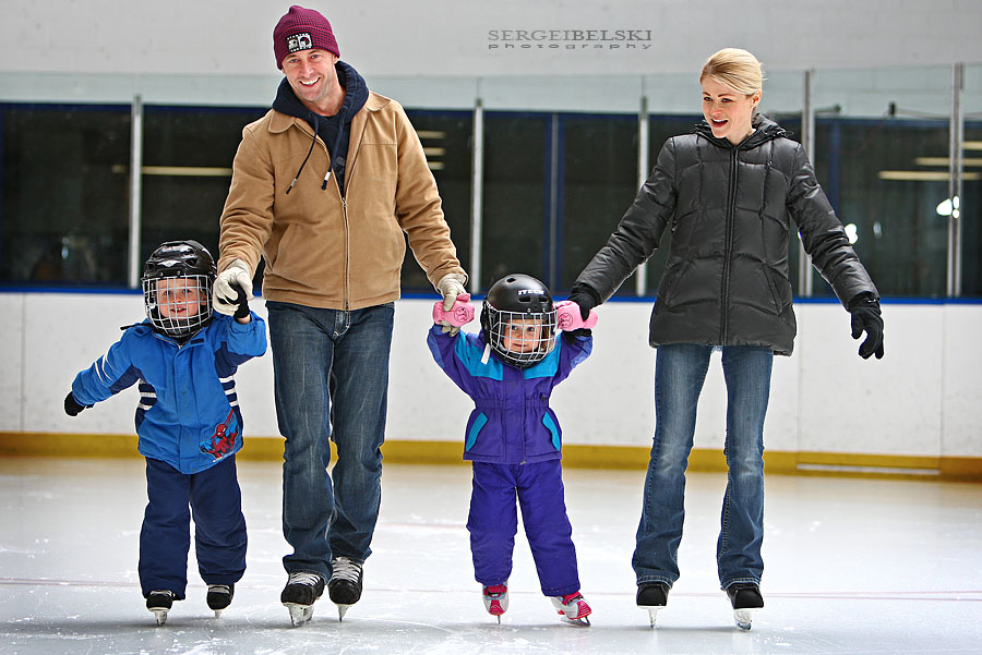 airdrie family skating photo