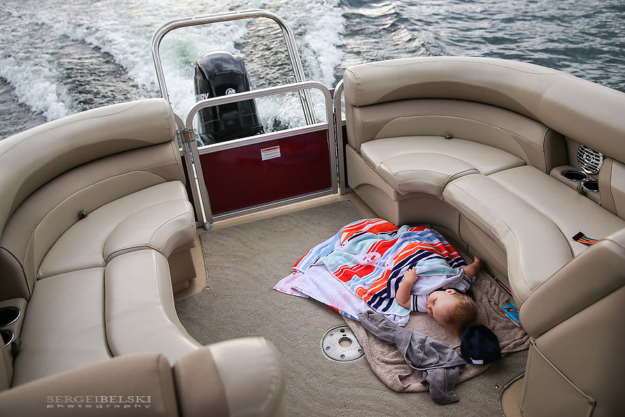 family boat vacation sergei belski photo